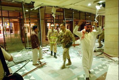 capt.1048905863.war_kuwait_explosion_xws102